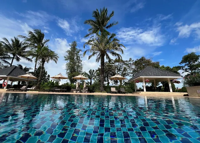 Stylish 1 Bedroom Apartment With Golf View, Steps From Bang Tao Beach, Allamanda Laguna