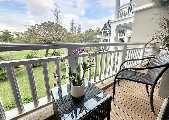 Stylish 1 Bedroom Apartment With Golf View, Steps From Bang Tao Beach, Allamanda Laguna