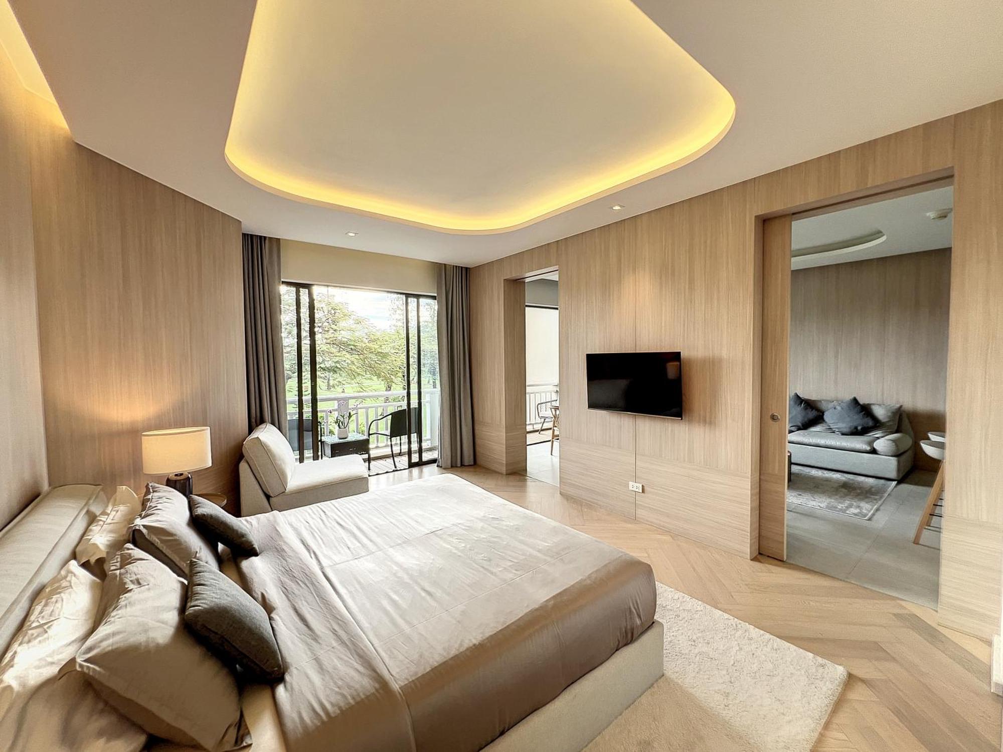 Stylish 1 Bedroom With Golf View, Steps From Beach, Allamanda Laguna Apartment *
