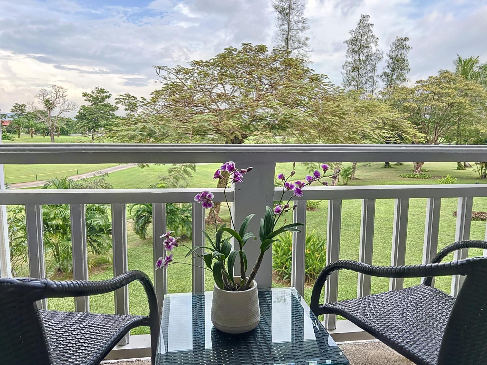 Stylish 1 Bedroom With Golf View, Steps From Beach, Allamanda Laguna * Bang Tao Beach (Phuket)