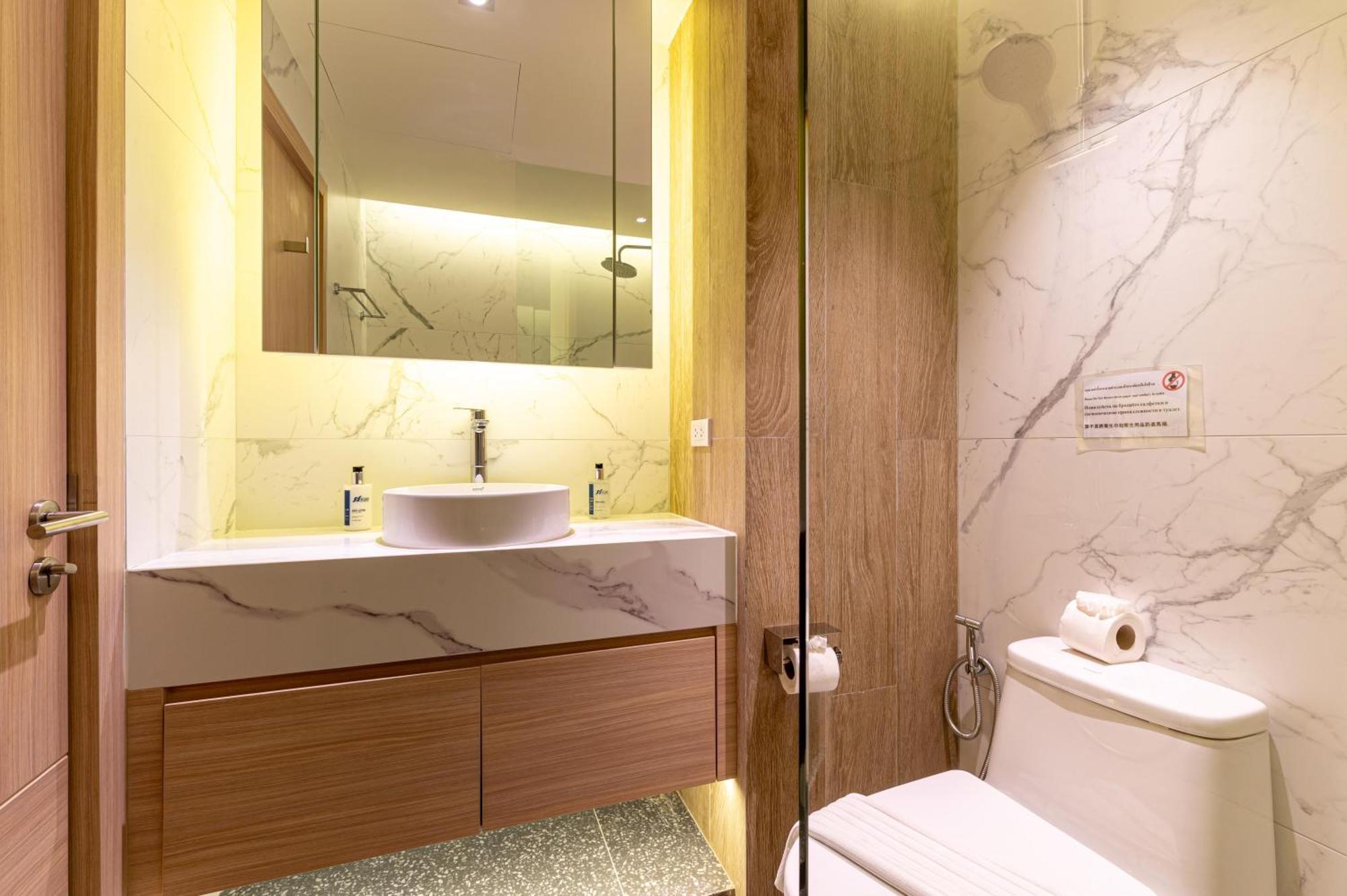 Stylish 1 Bedroom With Golf View, Steps From Beach, Allamanda Laguna Bang Tao Beach (Phuket)